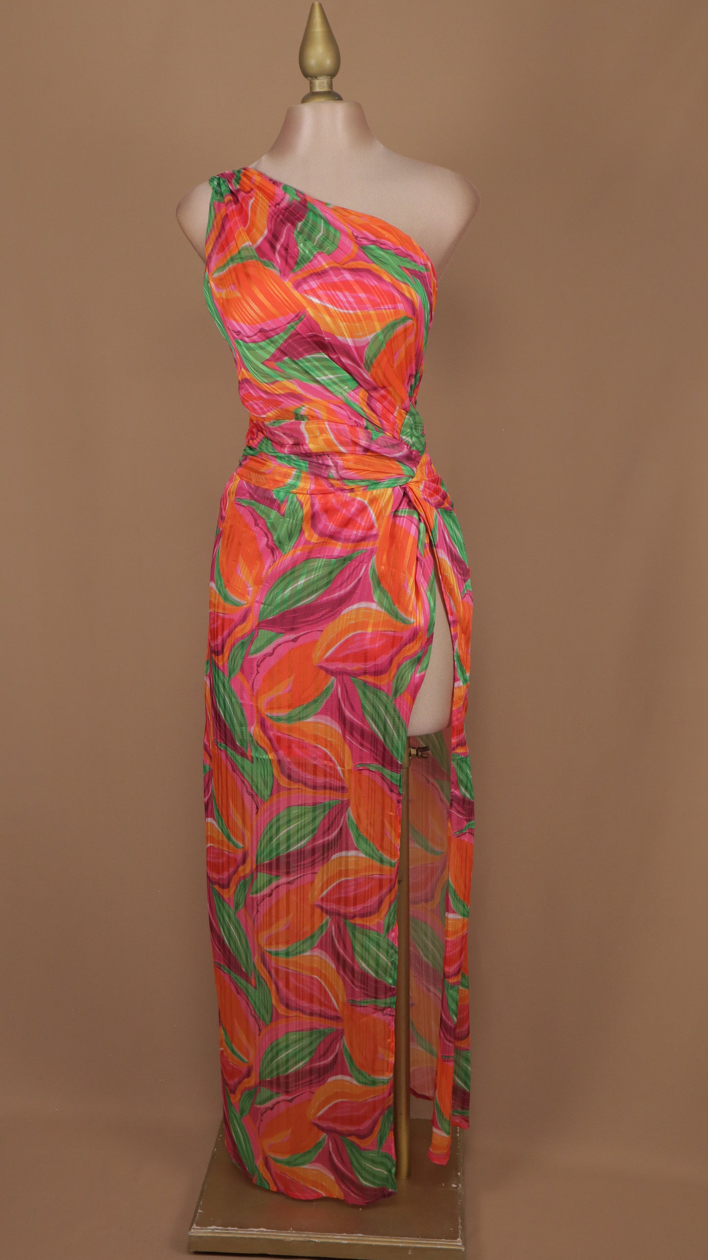 Vestido largo estampado escote asimétrico
