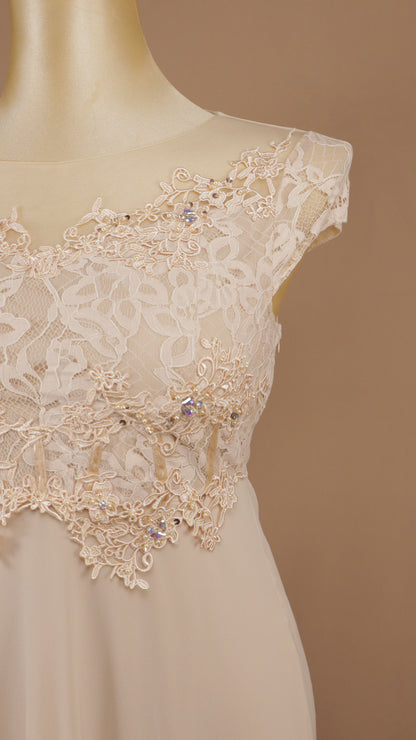 Vestido de largo extra con encaje y pedrería