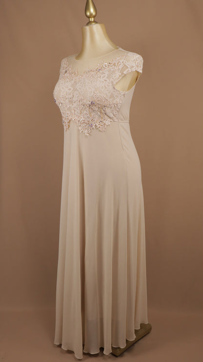 Vestido de largo extra con encaje y pedrería
