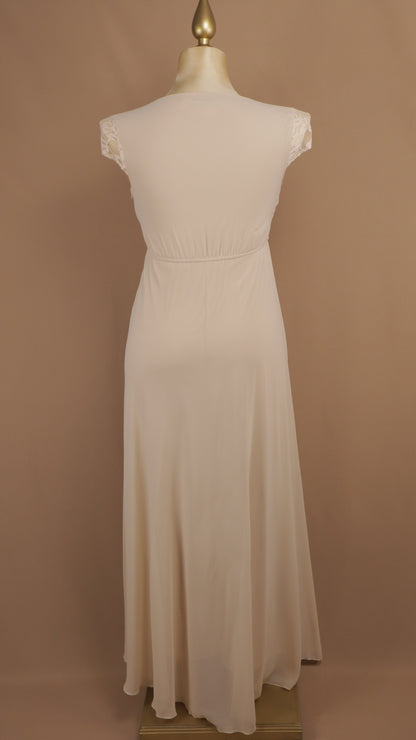 Vestido de largo extra con encaje y pedrería