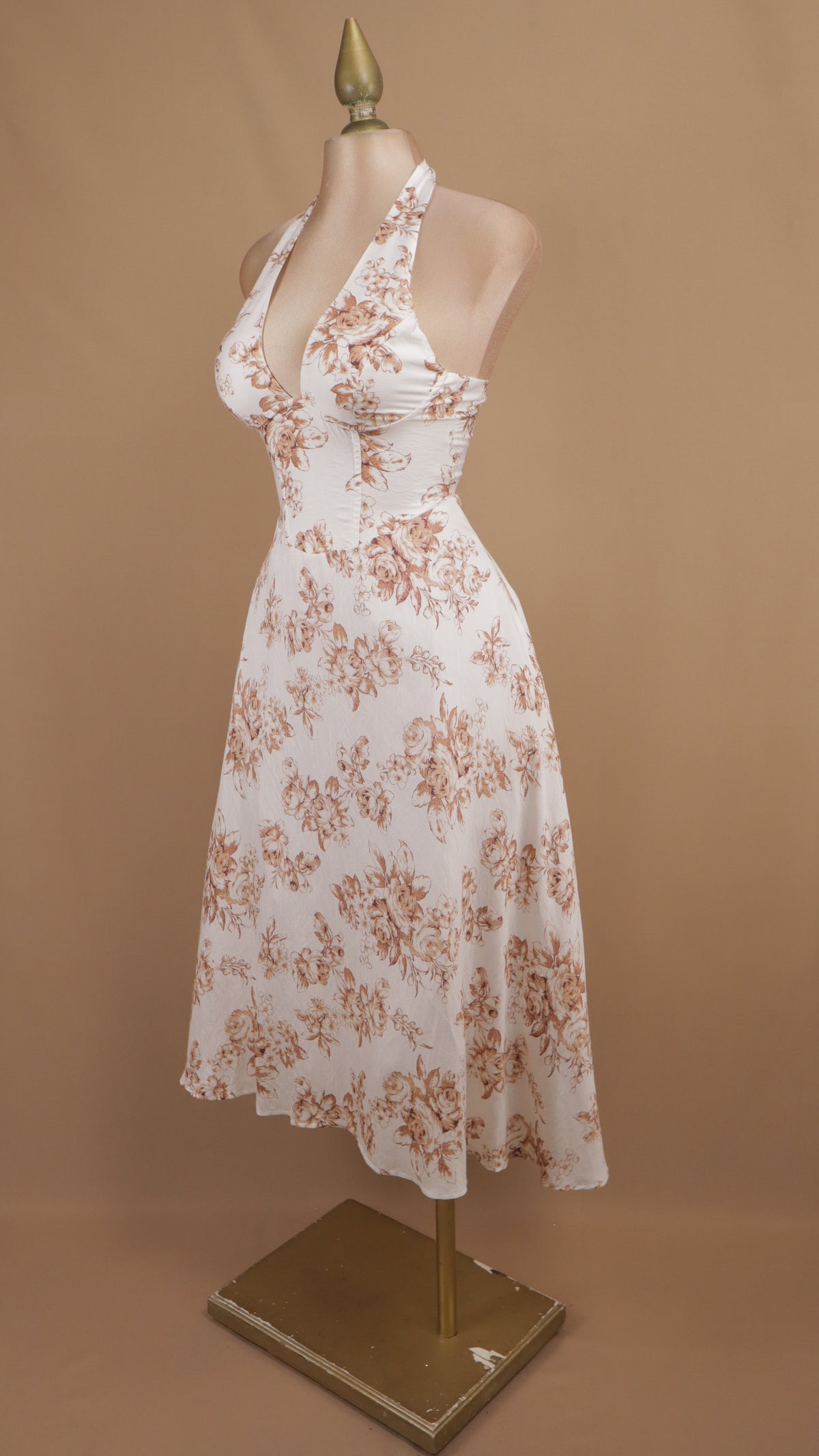 Vestido midi de estilo corsetero con escote halter y estampado floral toile de jouy
