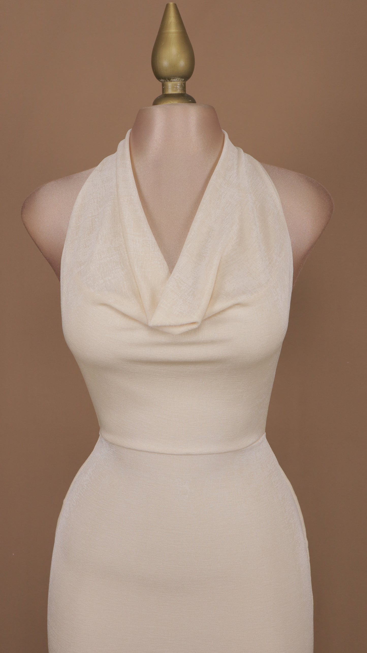Vestido largo escote en la espalda cuello halter