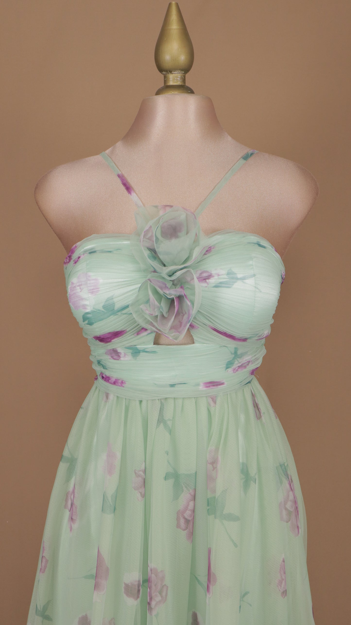 Vestido largo de tull estampado cuello halter