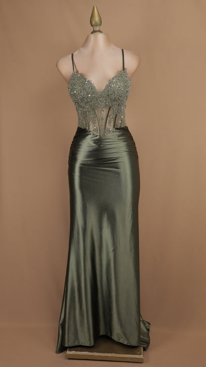 Vestido largo con aplicacion y corse