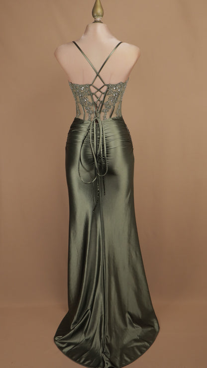 Vestido largo con aplicacion y corse