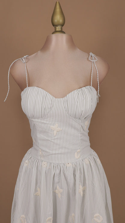 Vestido midi rayado con copas