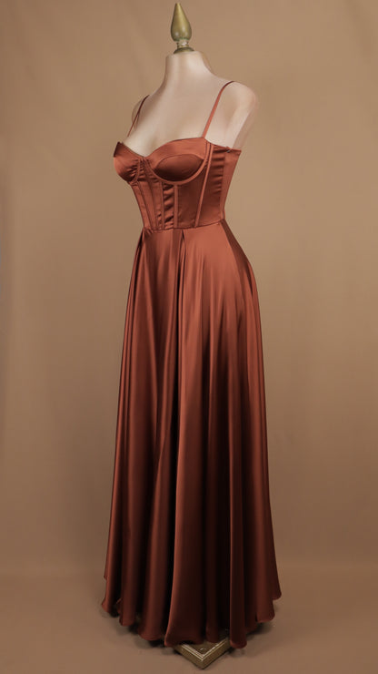 Vestido línea A con corset