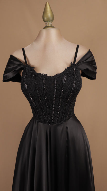 Vestido de gala satin con bordado y corset al hombro