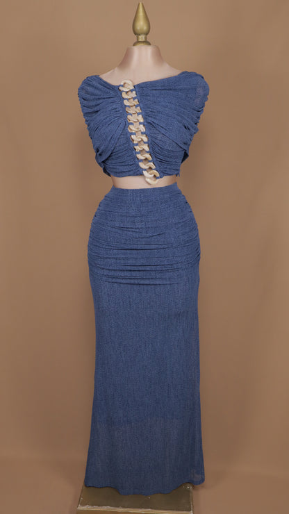Conjunto de falda y crop con detalle de cadena