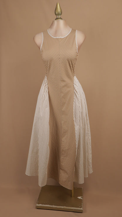 Vestido midi con lineas y falda amplia