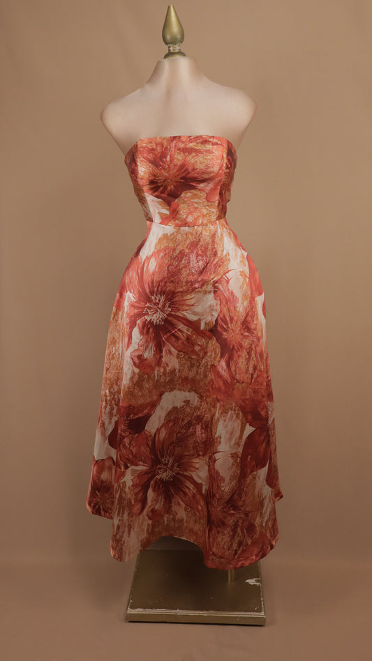 Vestido arce midi strapless con estampado floral de gran formato