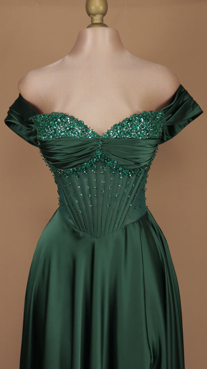 Vestido largo linea A con aplicación en busto