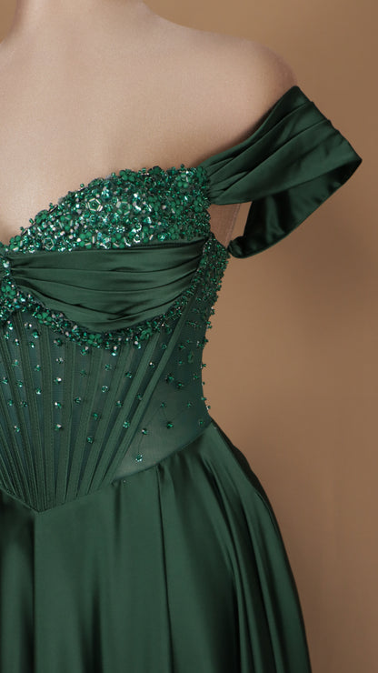 Vestido largo linea A con aplicación en busto