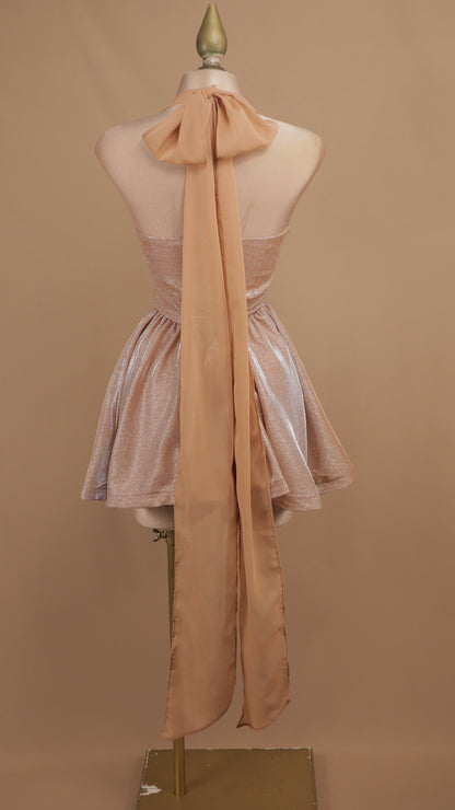 Vestido corto glitz de falda godet plisada con escote halter draper