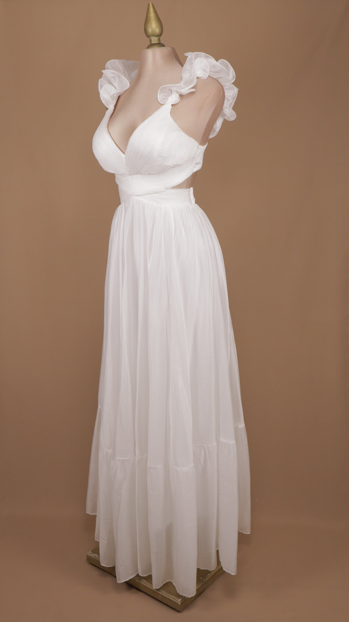 Vestido largo con escote en la espalda y escarola