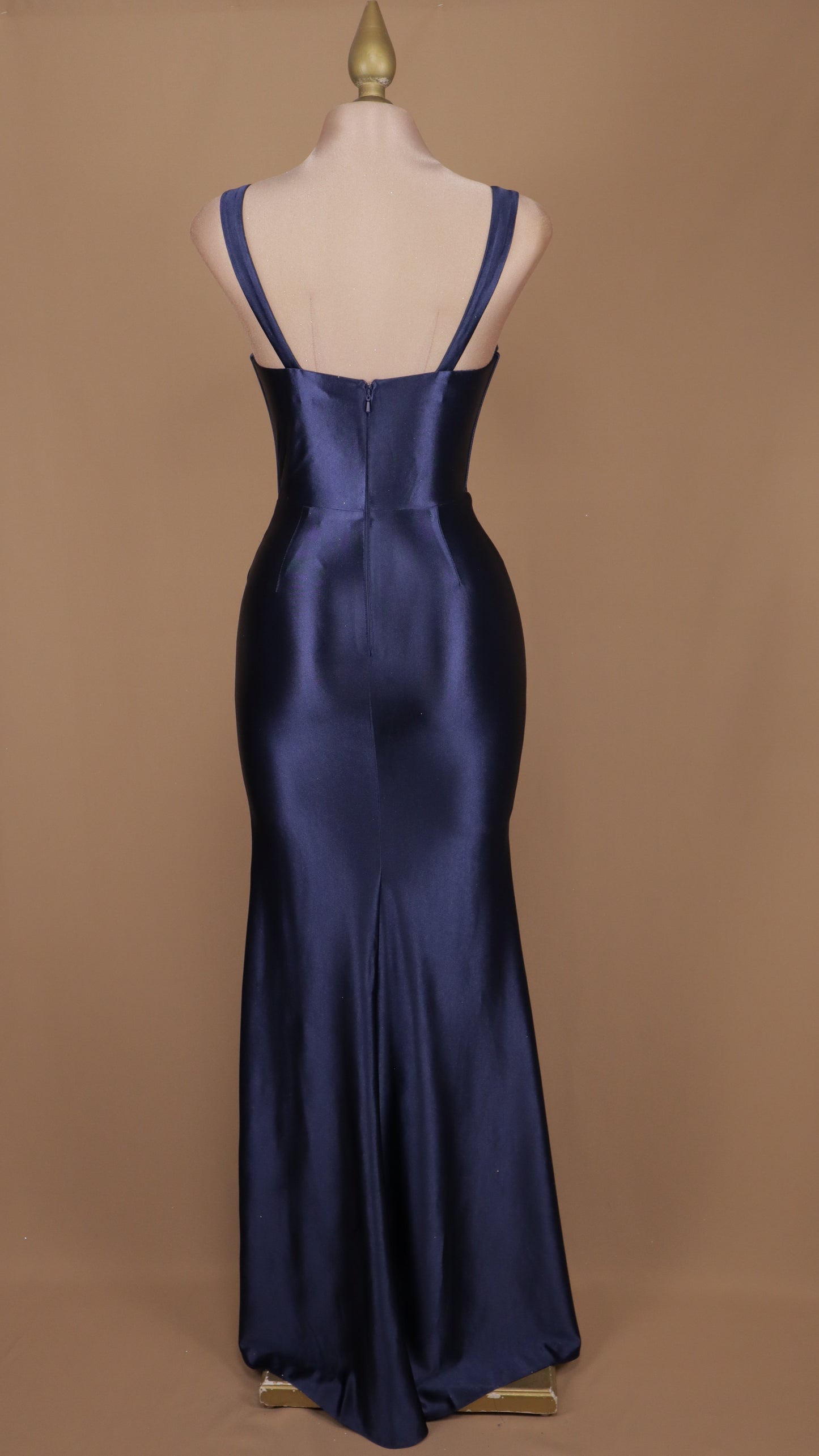 Vestido largo corte sirena escote de tirante