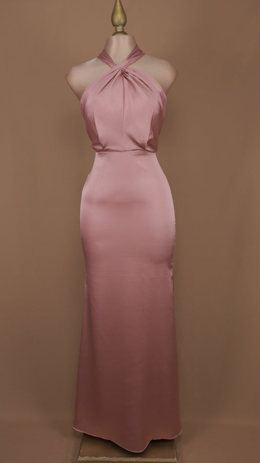 Vestido largo satinado cuello halter