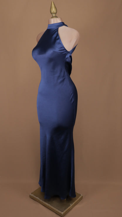 Vestido largo cuello halter satinado