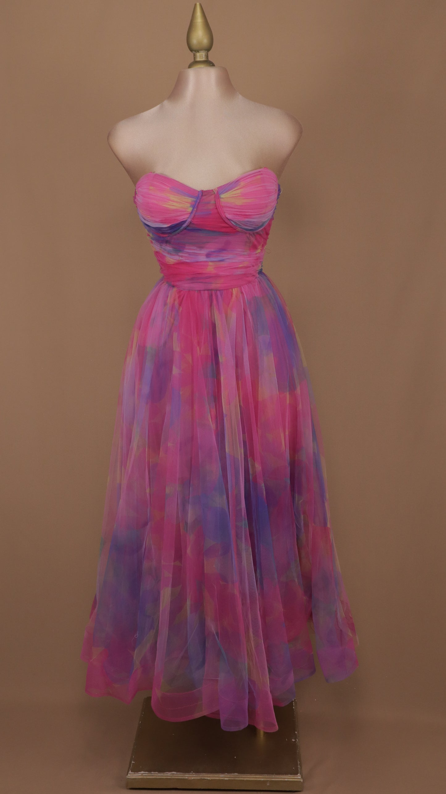 Vestido maxi estraple con estampado