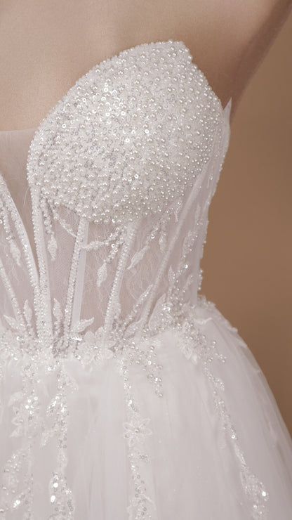 Vestido de novia straple con pedrería