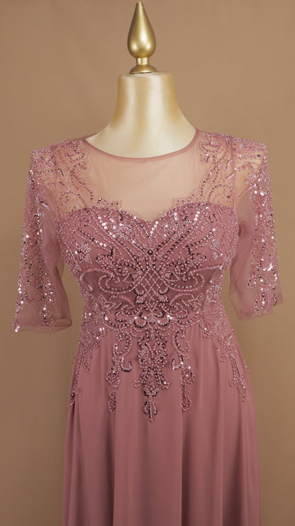 Vestido de gala de gasa con canesú transparente y bordado de cuentas