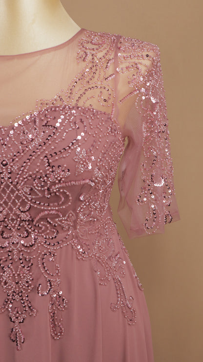 Vestido de gala de gasa con canesú transparente y bordado de cuentas