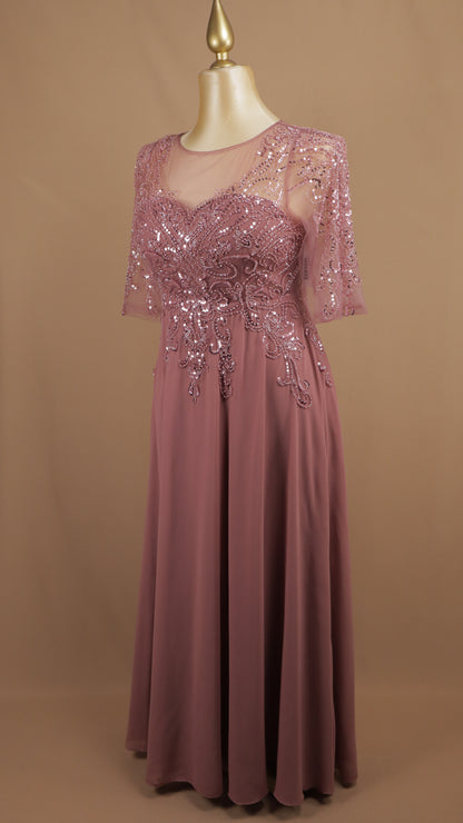 Vestido de gala de gasa con canesú transparente y bordado de cuentas