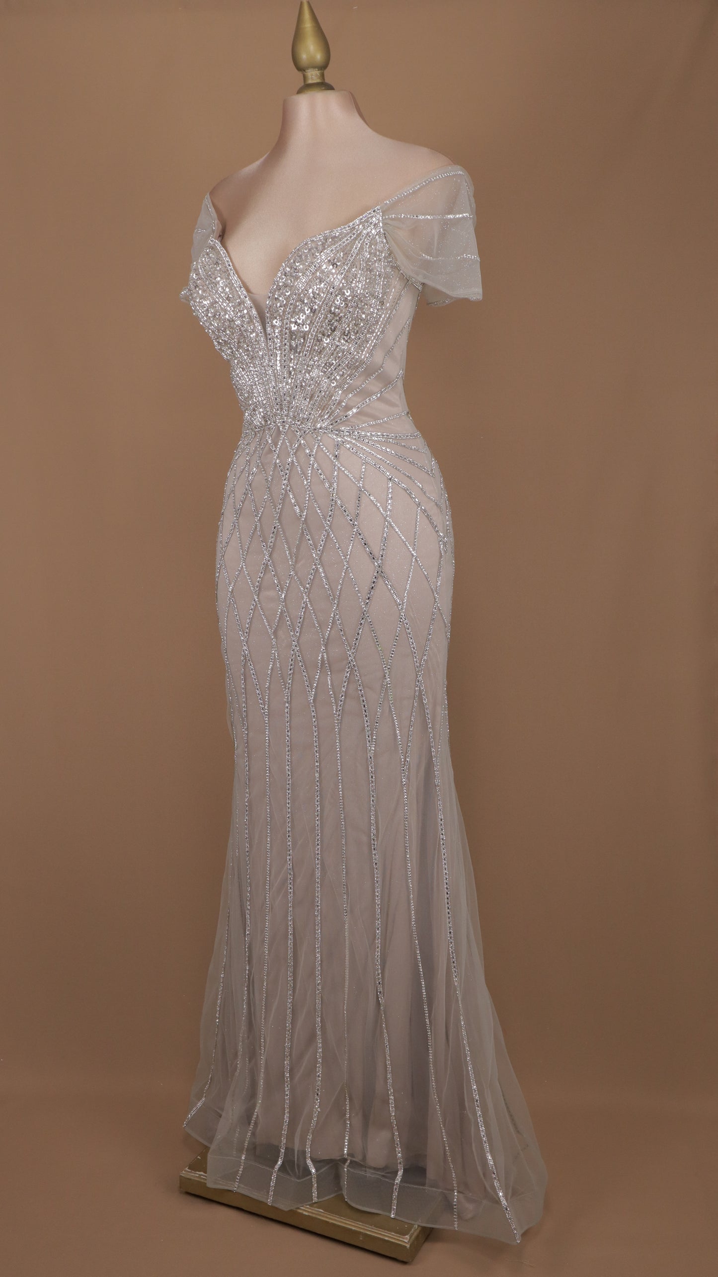 Vestido largo de gala escote al hombro