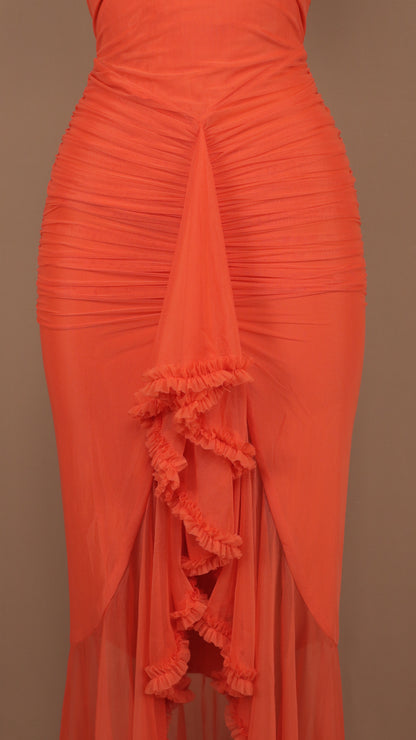 Vestido largo de tirantes con escarola en falda