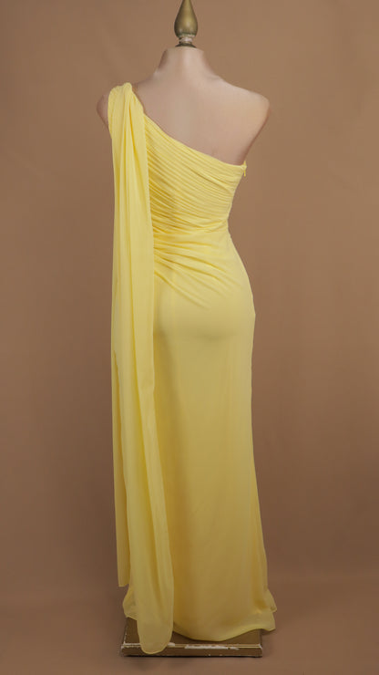 Vestido de gala helénico con escote asimétrico y estola lateral