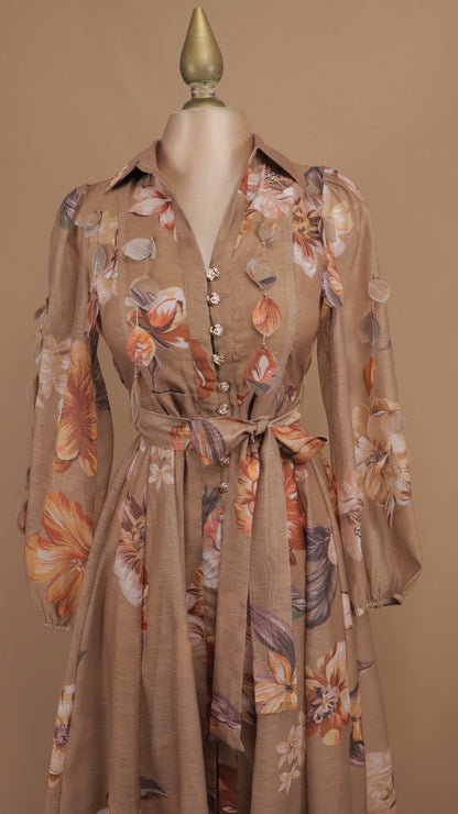 Vestido midi camisero con estampado floral romántico