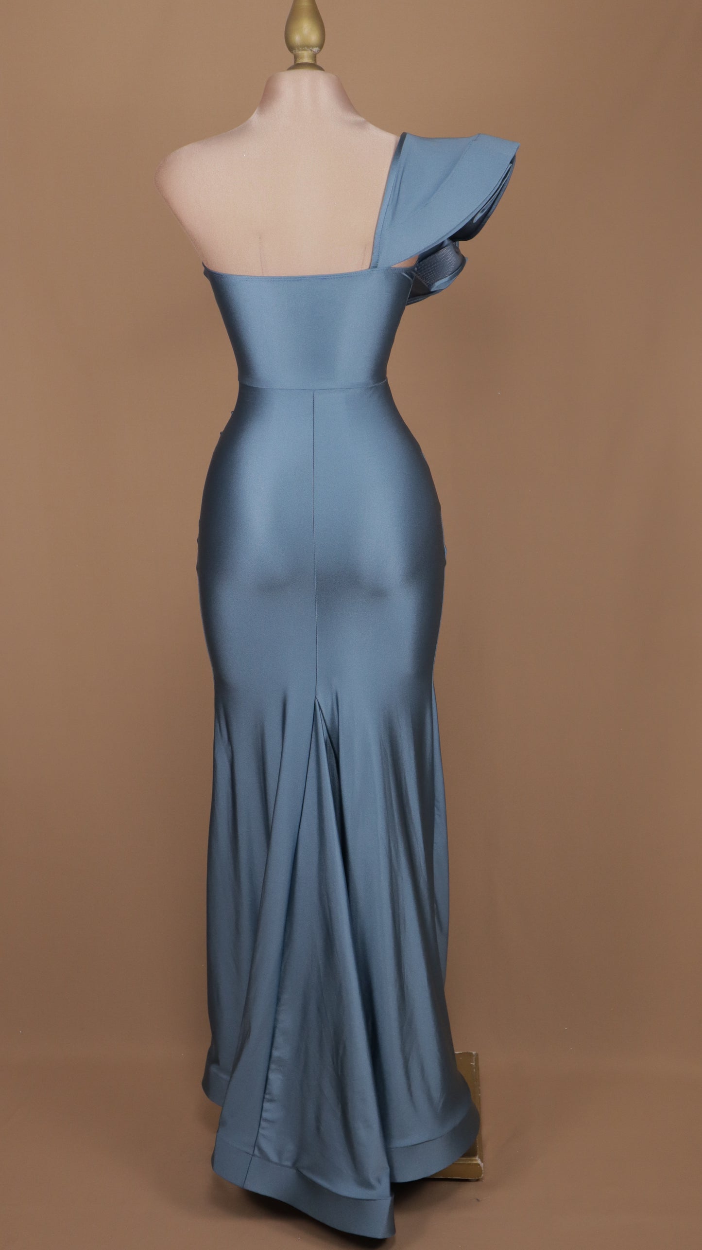 Vestido largo con escarola
