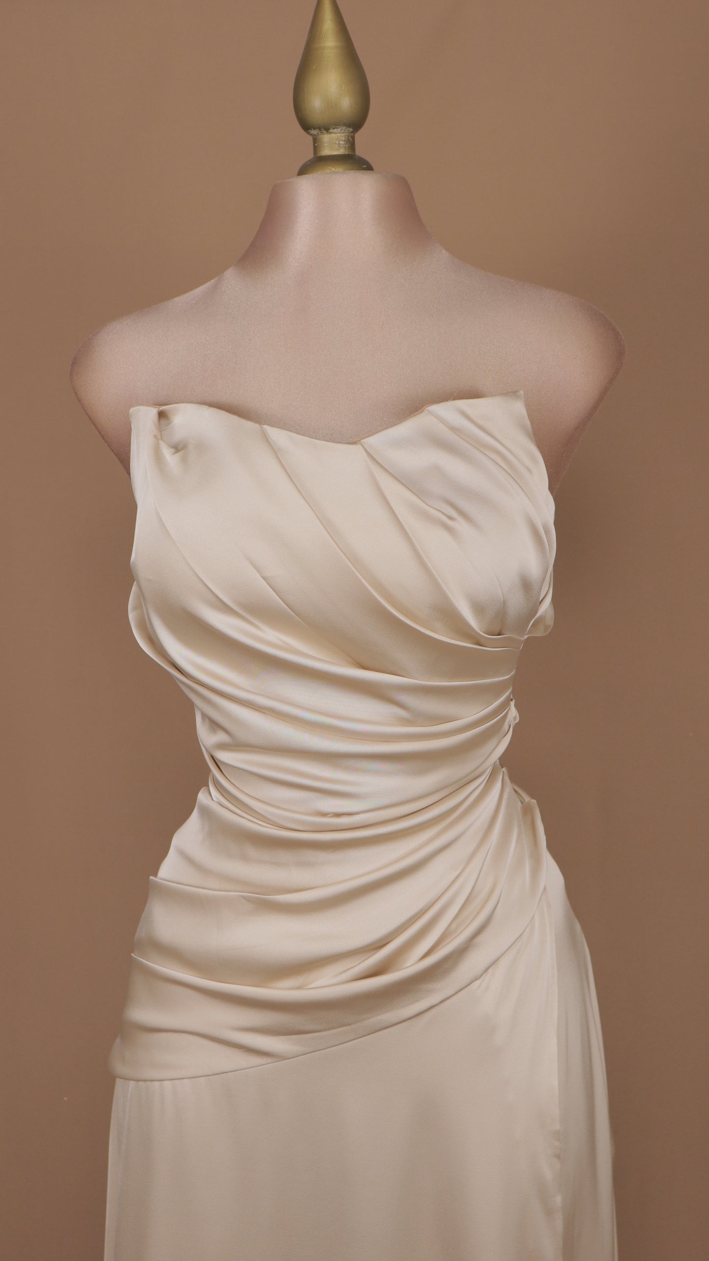 Vestido largo estraple drapeado