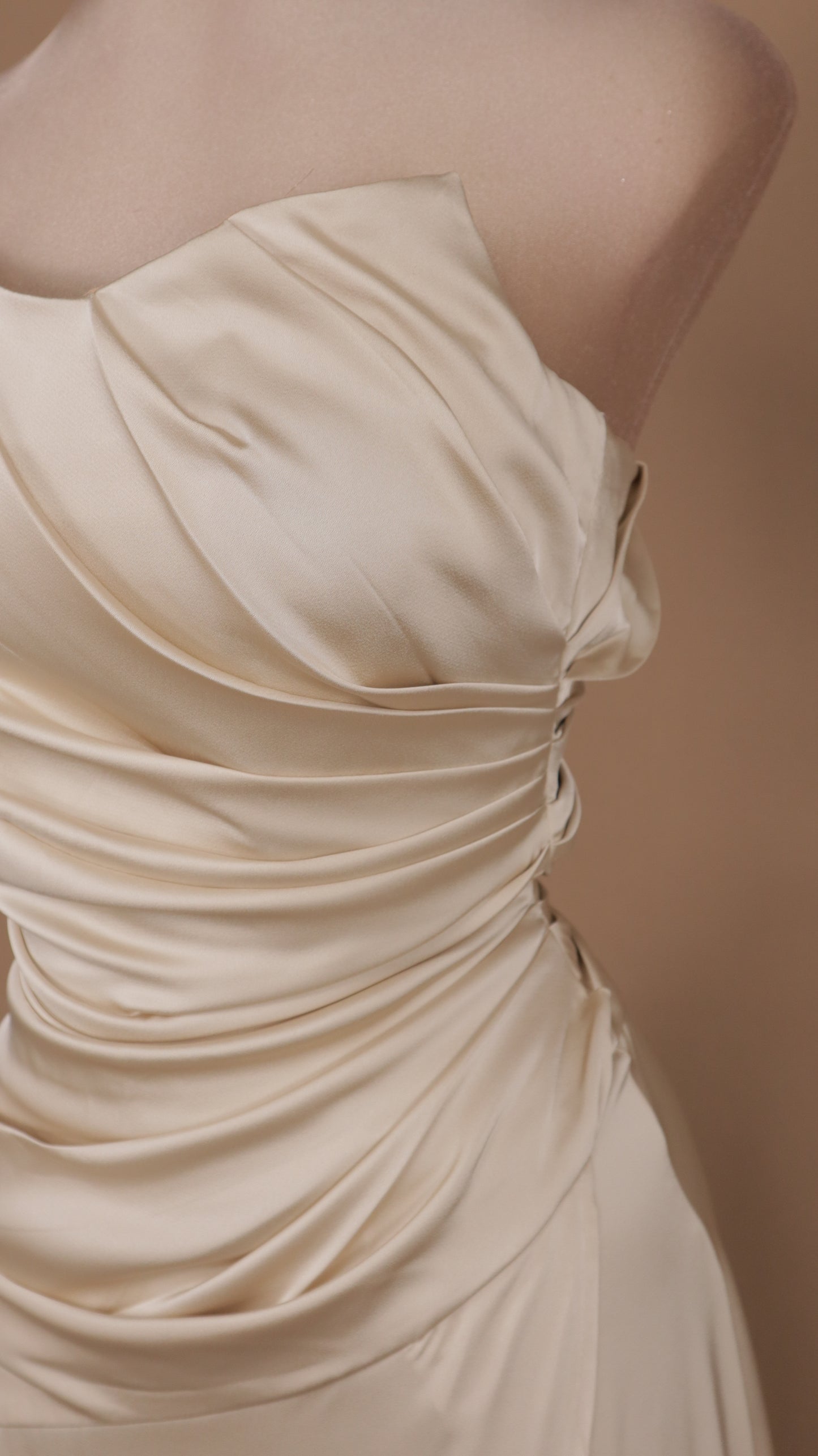 Vestido largo estraple drapeado