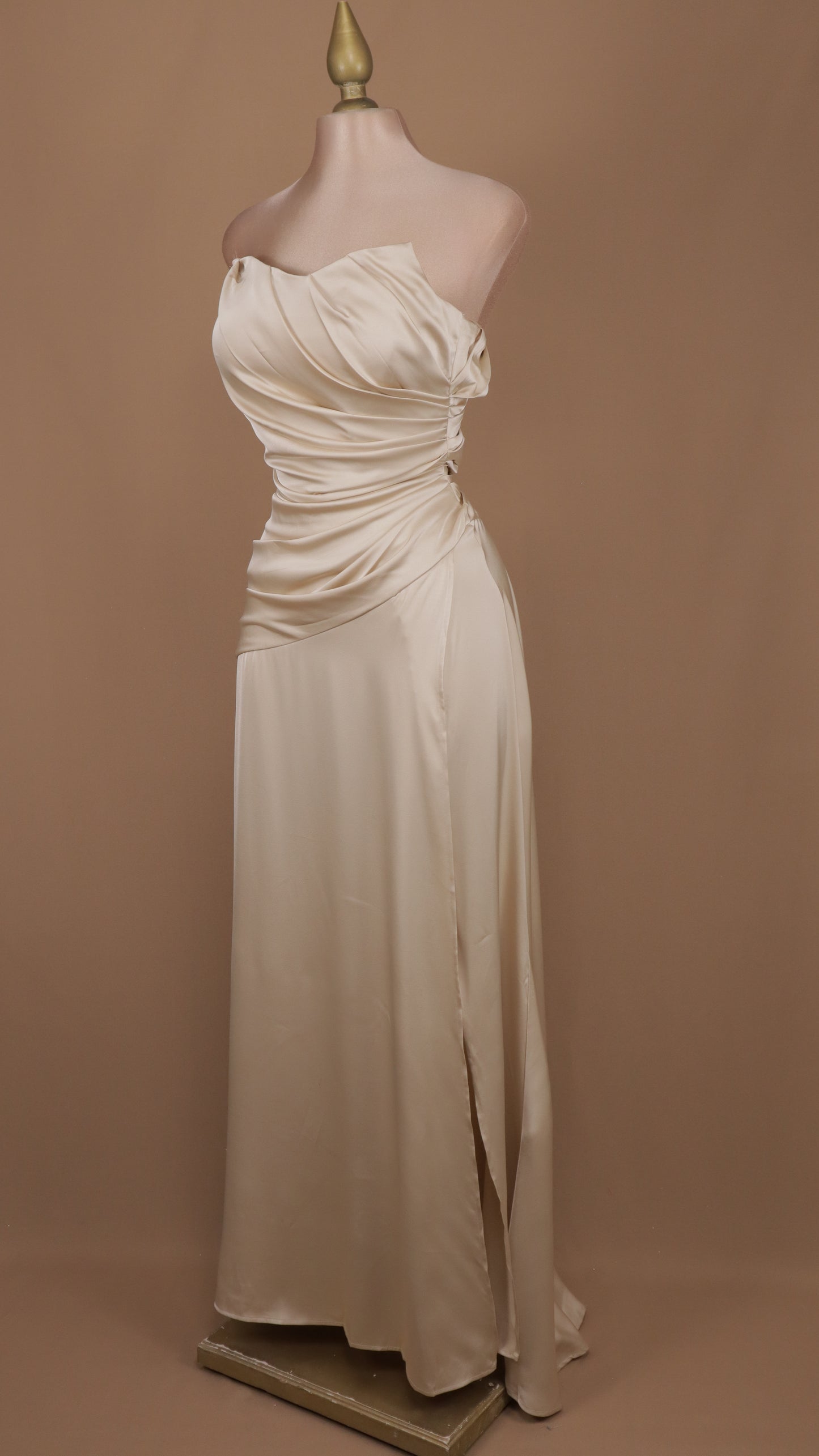 Vestido largo estraple drapeado