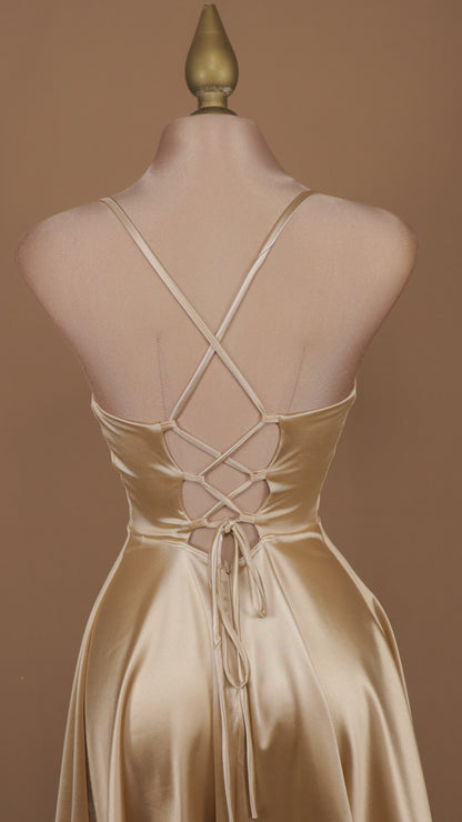 Vestido corto en linea a con agujetas en espalda