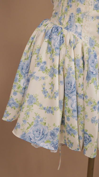 Vestido corto estampado con corset
