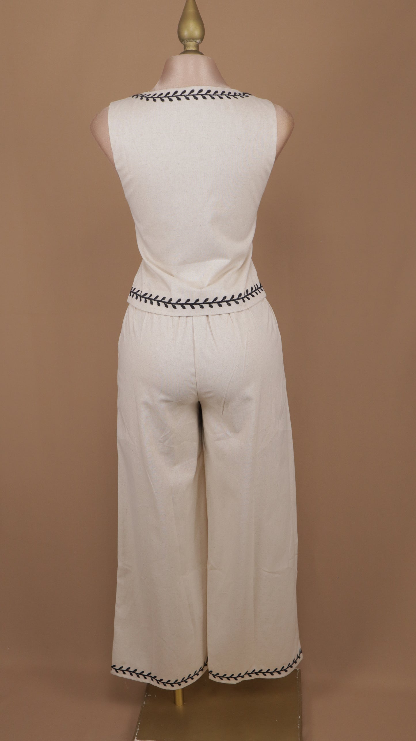 Conjunto de pantalon y chaleco tipo lino