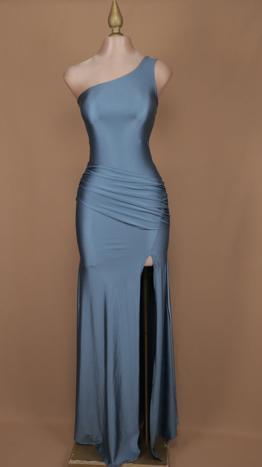 Vestido asimetrico de licra con escote en la espalda