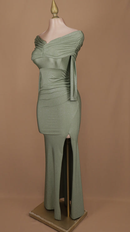 Vestido largo manga larga con escote al hombro