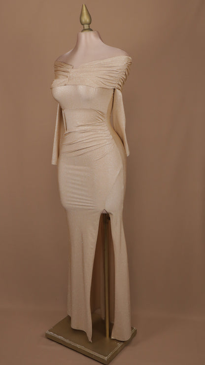 Vestido largo manga larga con escote al hombro