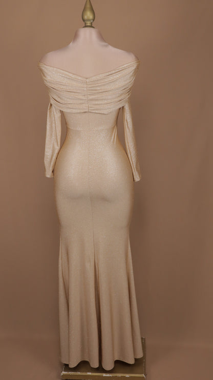 Vestido largo manga larga con escote al hombro