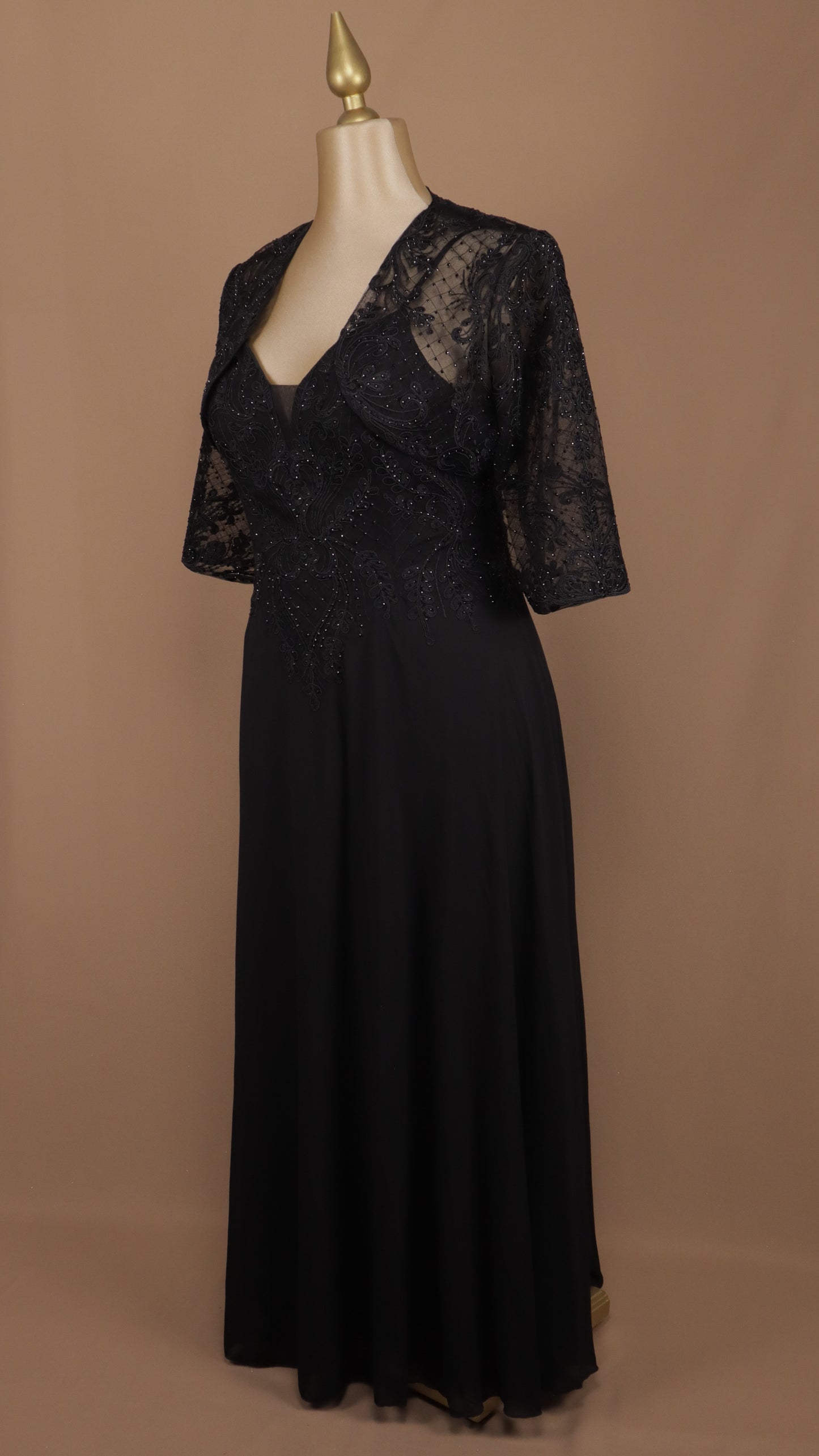Vestido largo plus size con torerita y aplicacion