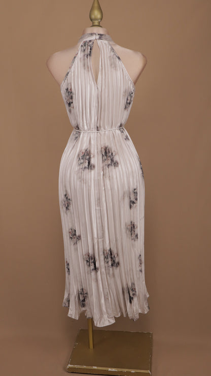 Vestido maxi halter plisado y estampado