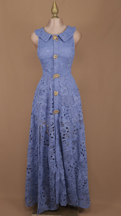 Vestido largo guipur con botones dorados