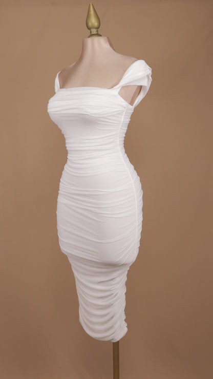 Vestido maxi al hombro con pliegues