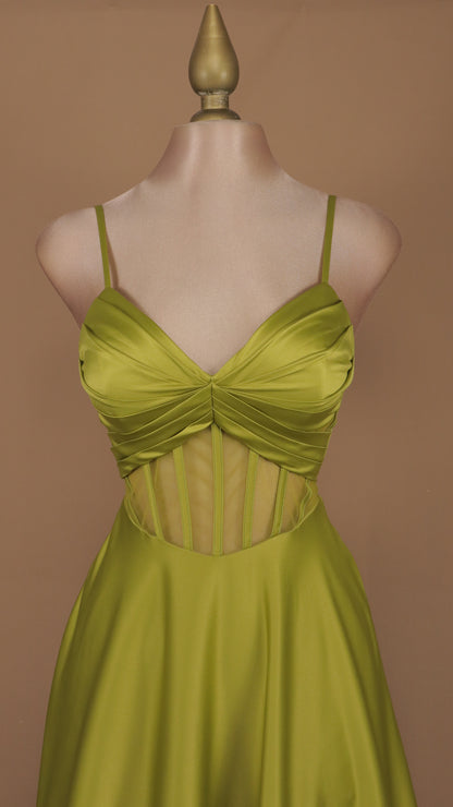Vestido largo con varilla y escote en V