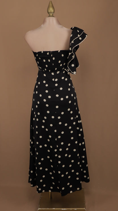 Vestido midi boleado escote asimétrico y en busto