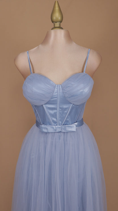 Vestido largo de tul con corset