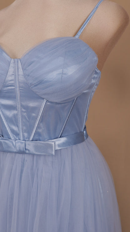 Vestido largo de tul con corset